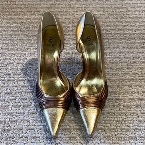 Gold/bronze metallic Bakers Pumps/Heels 8M